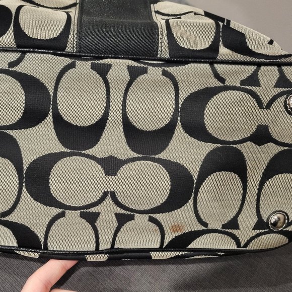 Coach Handbag - Picture 3 of 8